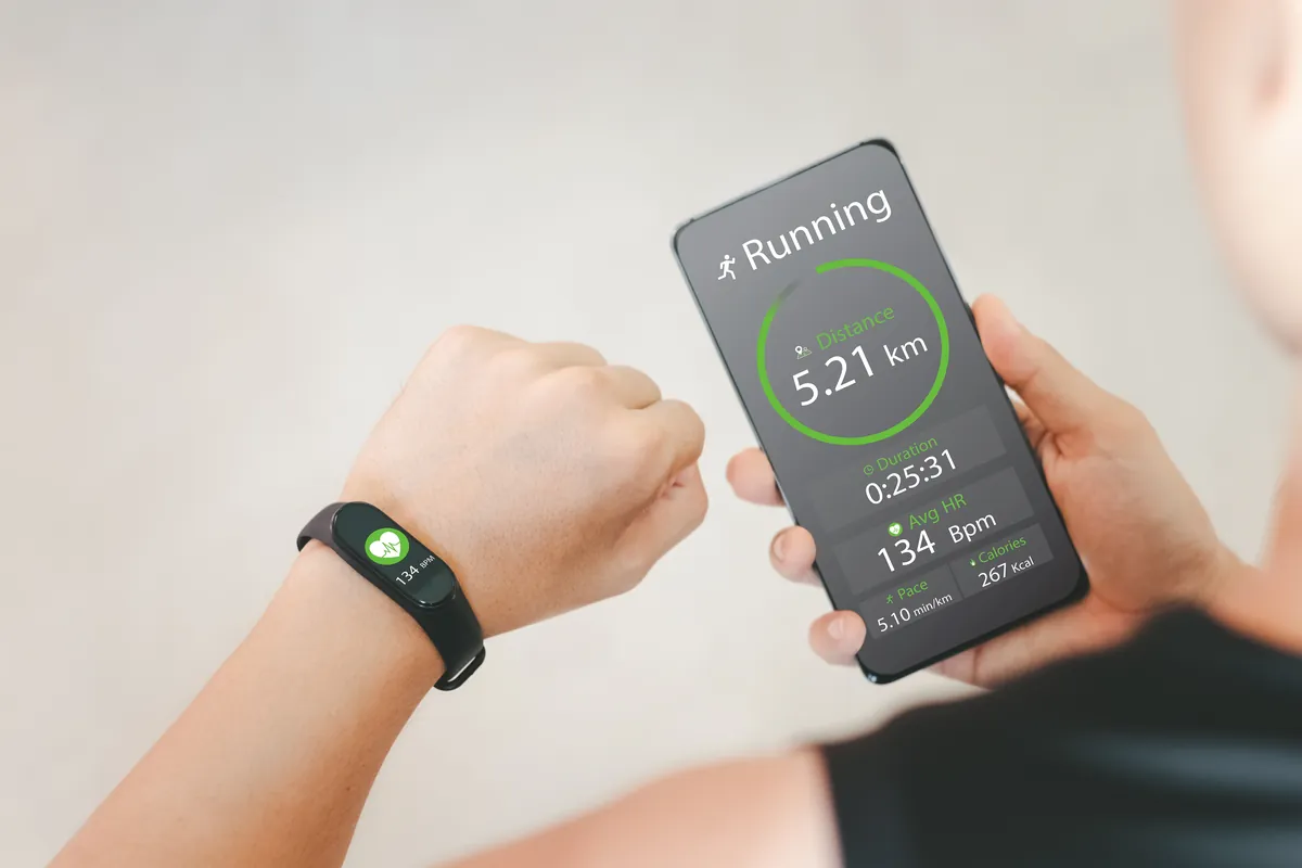 Image describing the process of setting up and customizing health goals with technology.